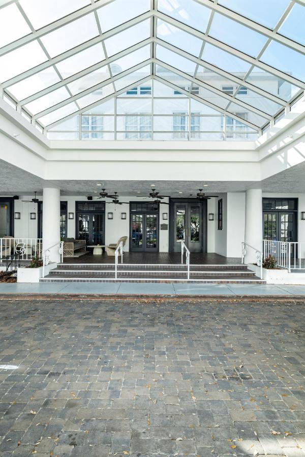 The Exchange Hotel San Petersburgo Exterior foto